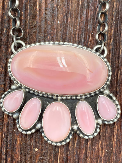 Cade Sterling Link Chain With 6 Stone Oval Pink Conch Pendant - 20"