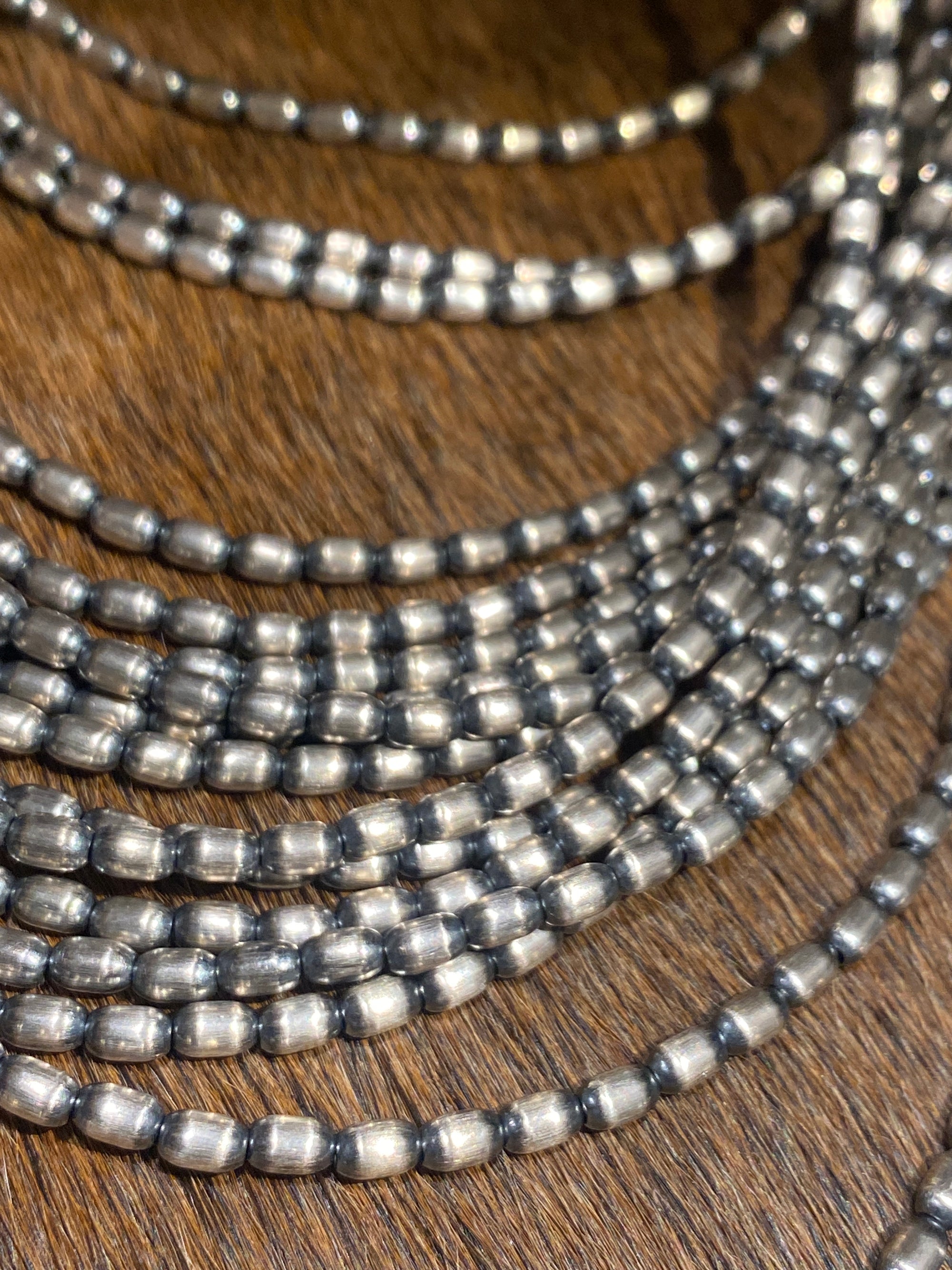 Vitra 3mm Navajo Silver Melon Pearl Necklace