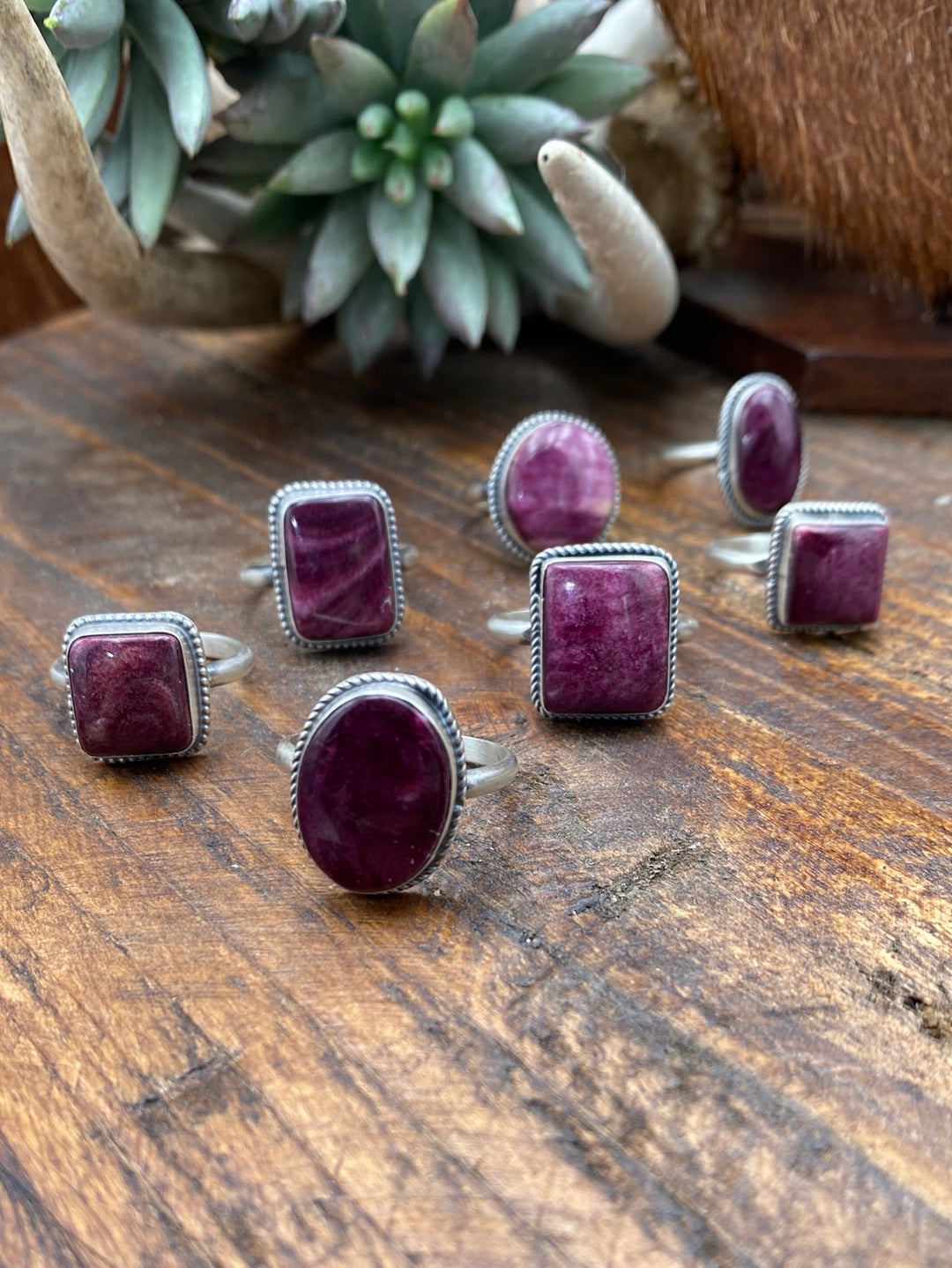 Aledo Sterling Spiny Oyster Ring -Purple