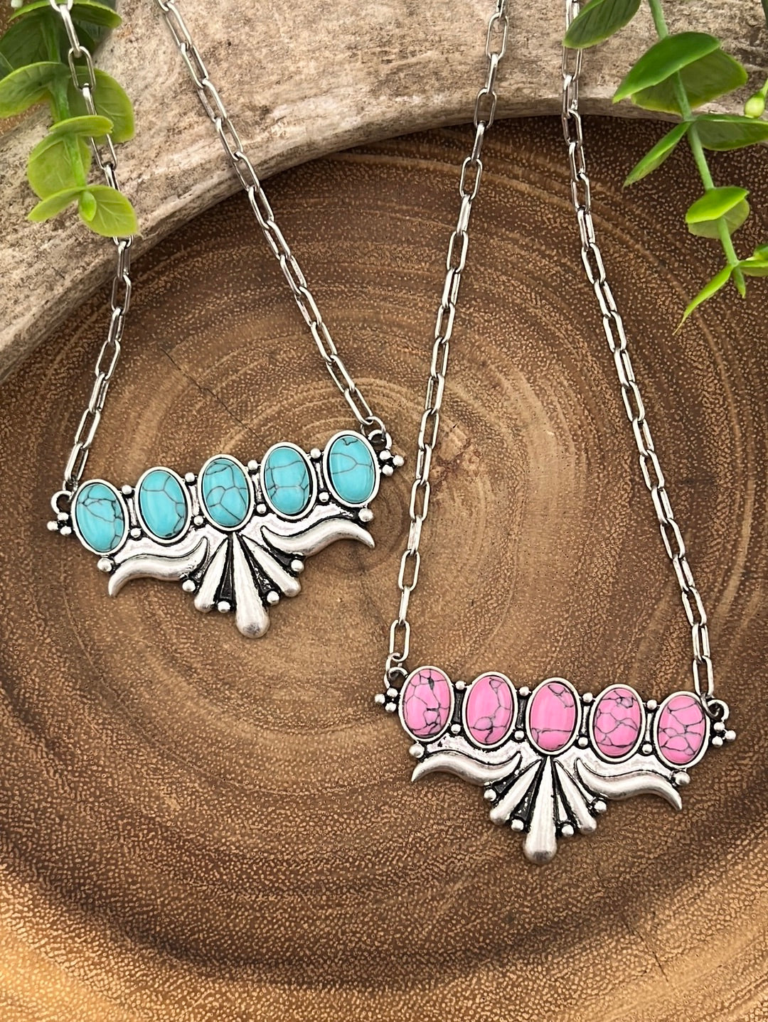 Abigail Fashion Link Chain With 5 Oval Flourish Pendant - 18"