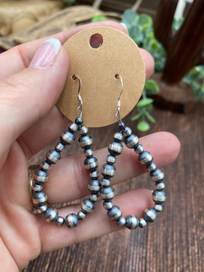 Cade 4 & 6mm Navajo Teardrop Earrings