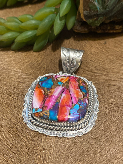 Underground Sterling Scallop Framed Mojave Square Pendant