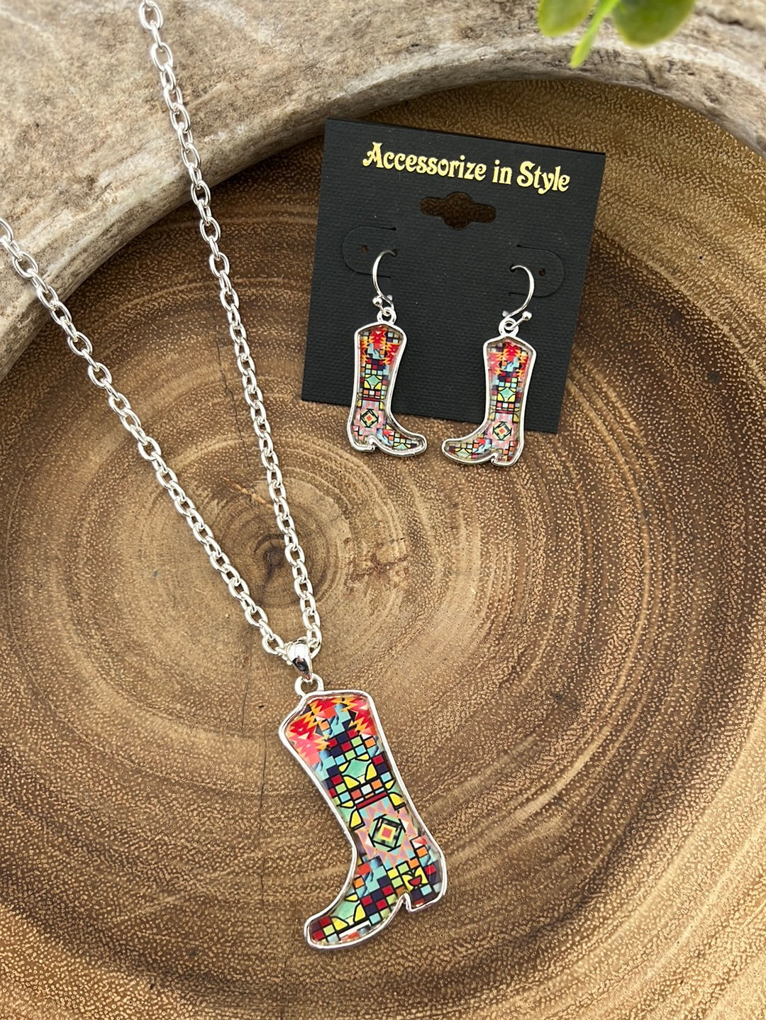 Franklin Fashion Aztec Boot Necklace & Fish Hook Earrings