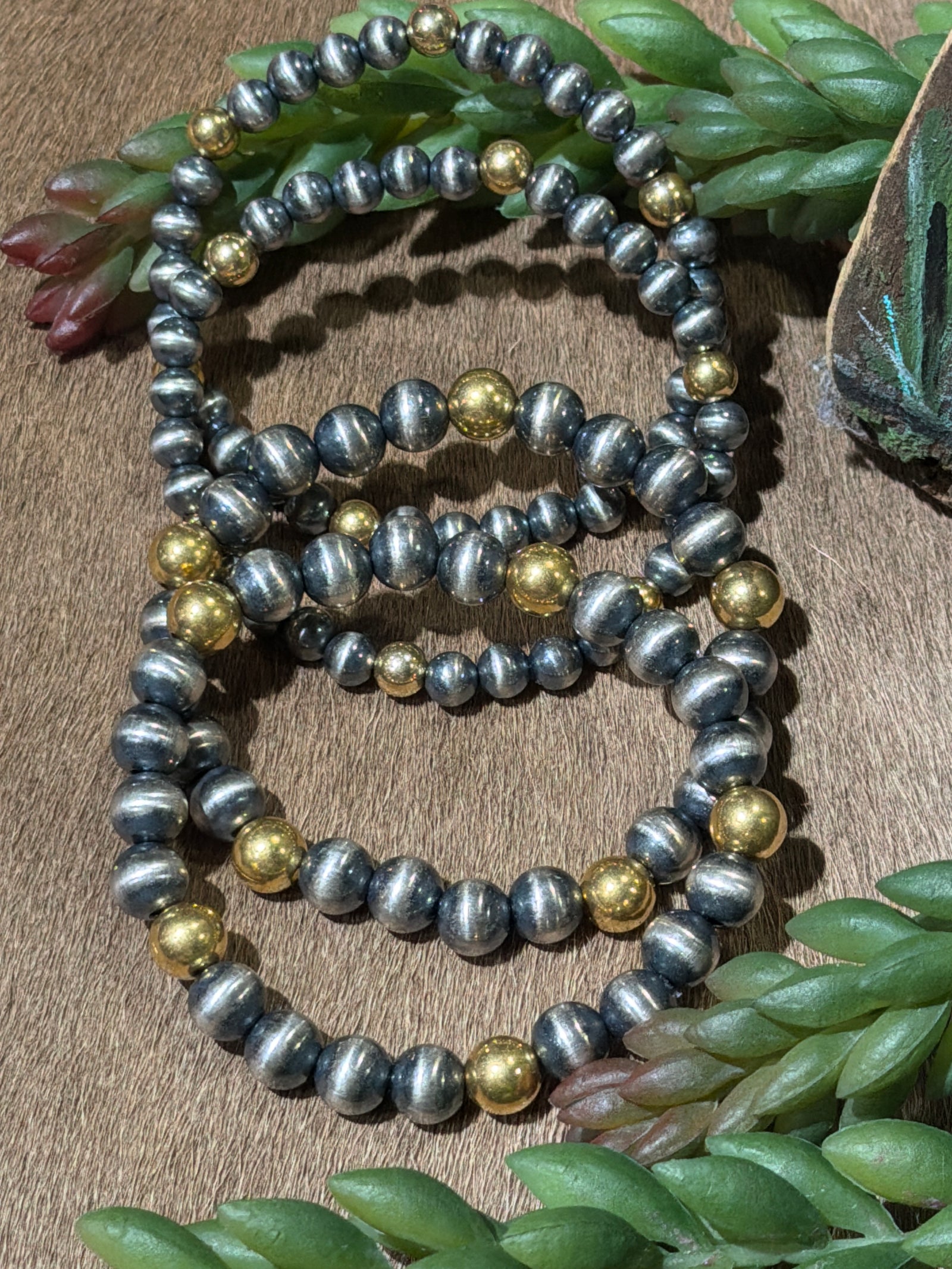 Lindale Navajo Pearl & Gold Bead Stretch Bracelets 6/8mm