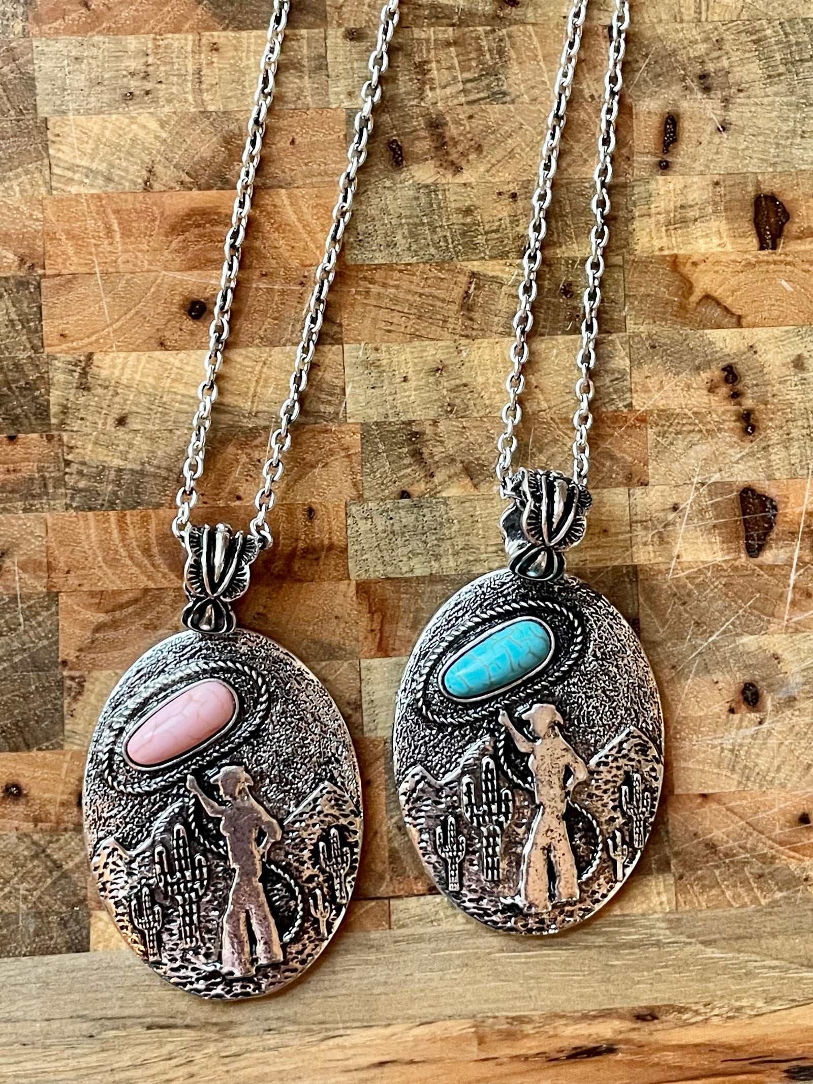 Desert Cowgirl Fashion Necklace With Oval Pendant & Roped Stone