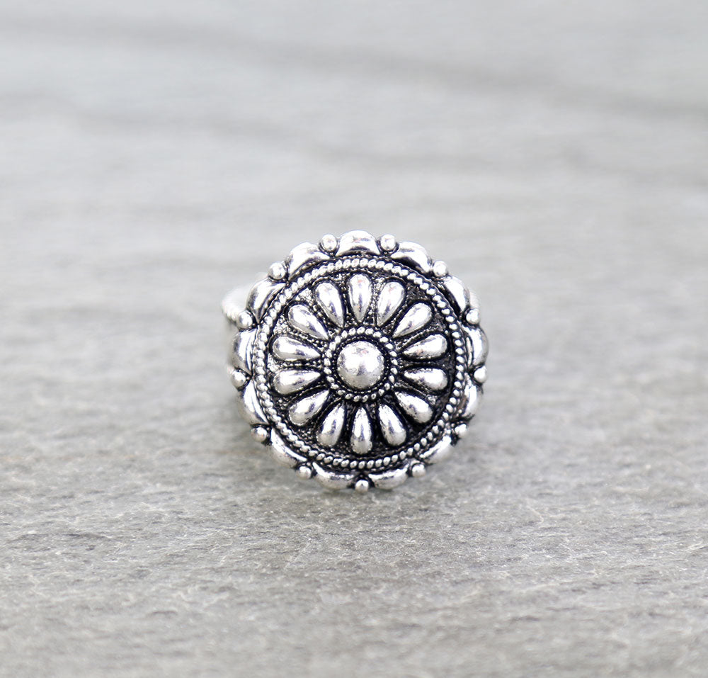 Belvita Teardrop Circle Concho Stretch Fashion Ring