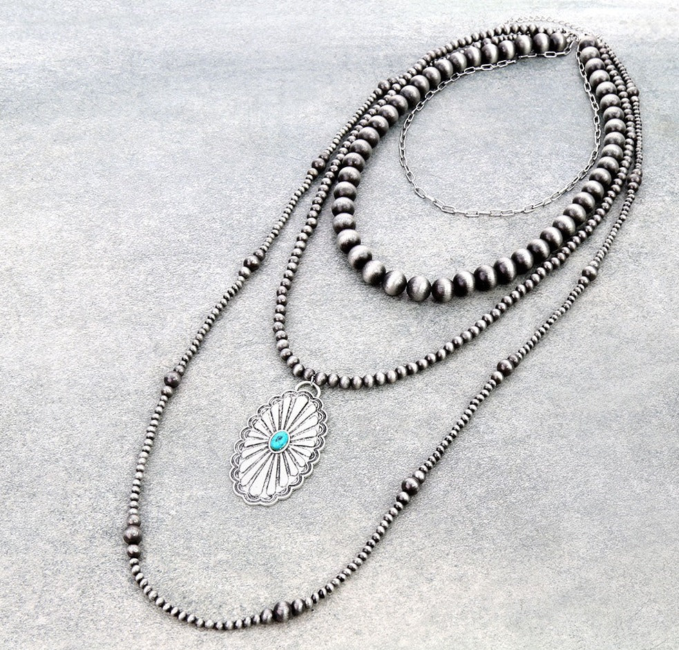 Four Layer Fashion Navajo Necklace With Oval Concho