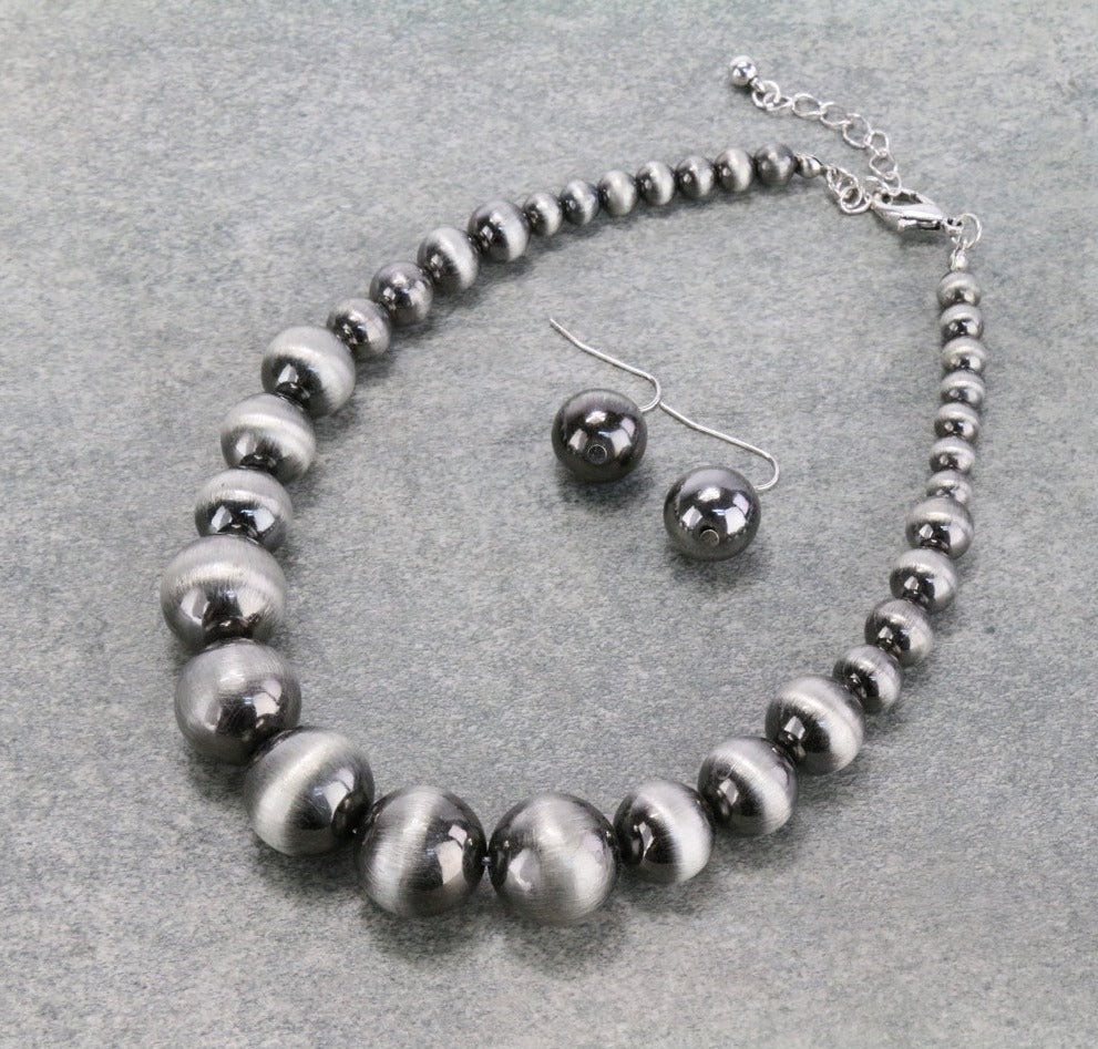 Betty Sue Fashion Varied Navajo Pearl Choker - 14"