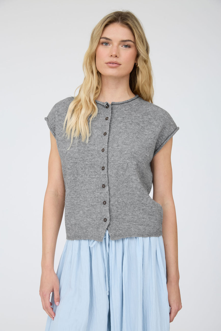 RAW EDGE SLEEVELESS LIGHTWEIGHT CARDIGAN