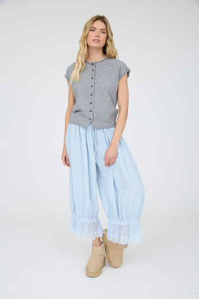RAW EDGE SLEEVELESS LIGHTWEIGHT CARDIGAN
