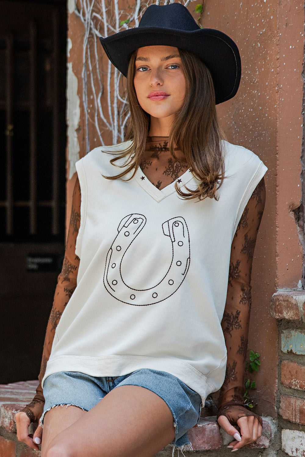 Embroidered Horseshoe Sleeveless Top
