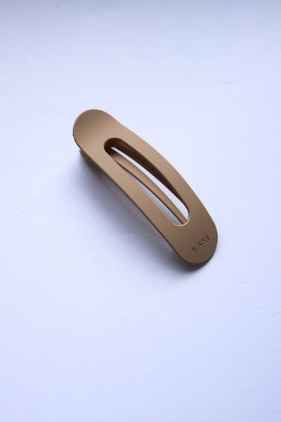 OVERSIZED LAY DOWN CLAWS ( 33 COLORS )