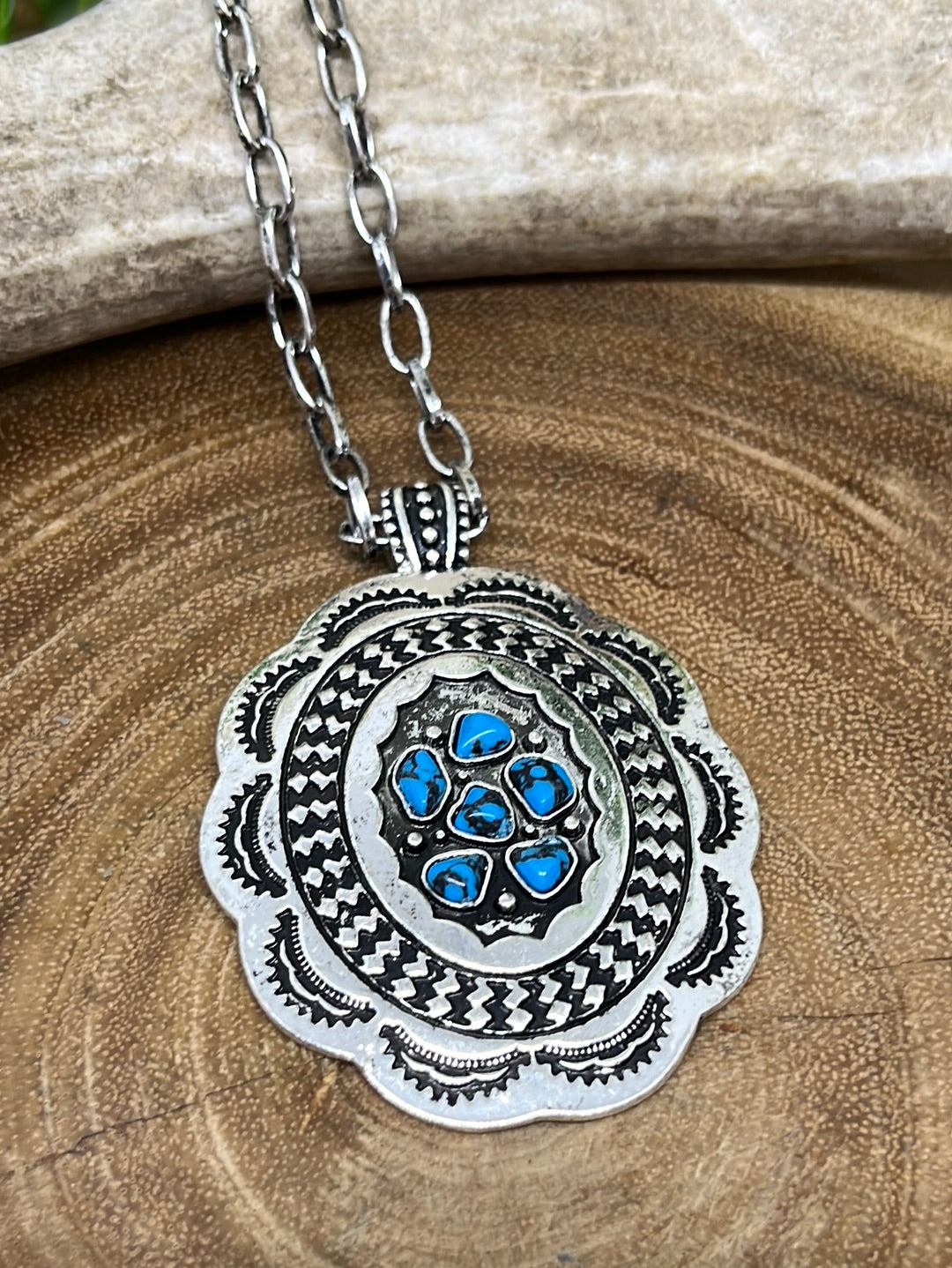 Appenzeller Fashion Link Chain With 6 Stone Concho Pendant