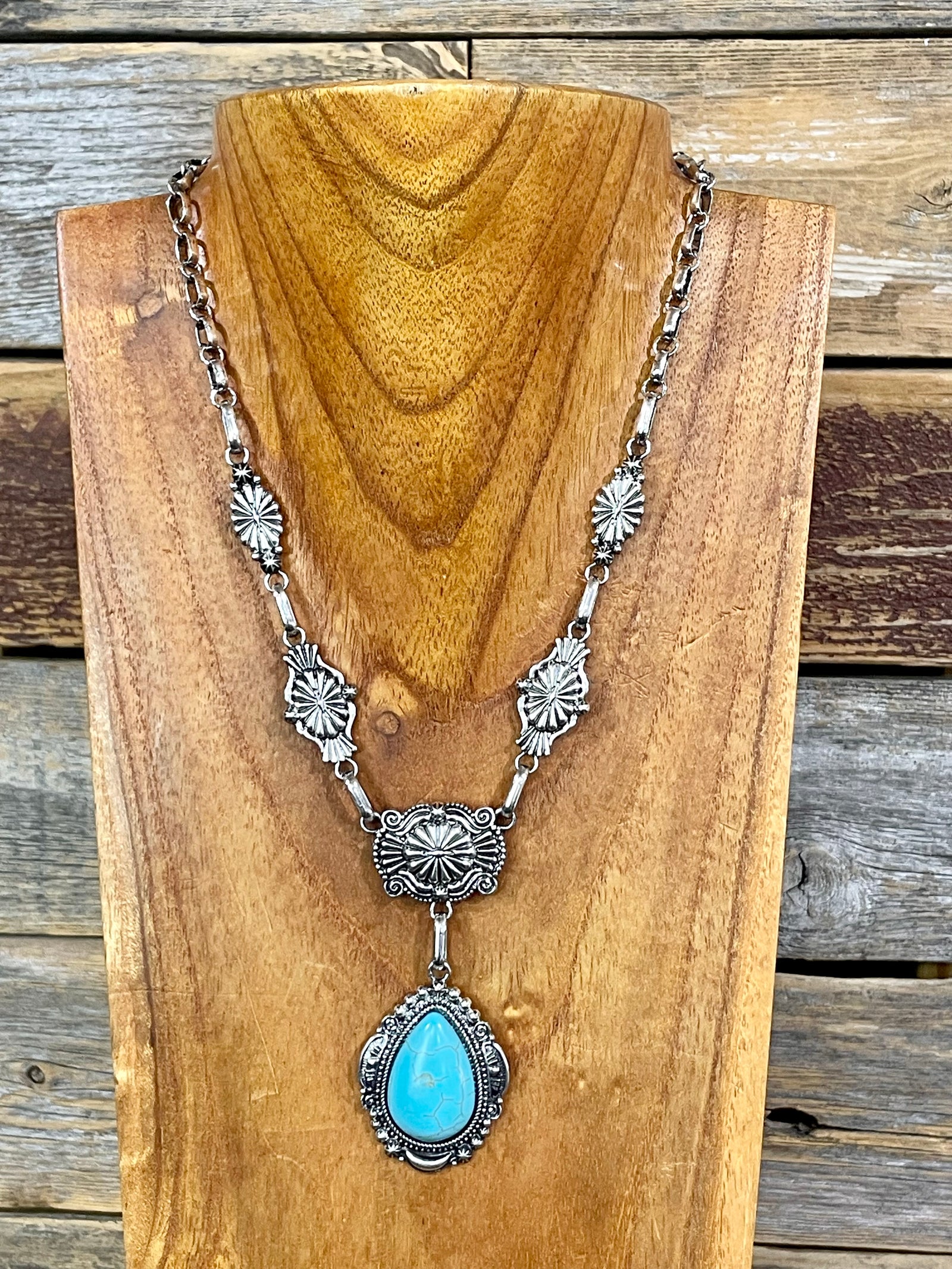 Lucy Teardrop Concho Fashion Necklace - 18"