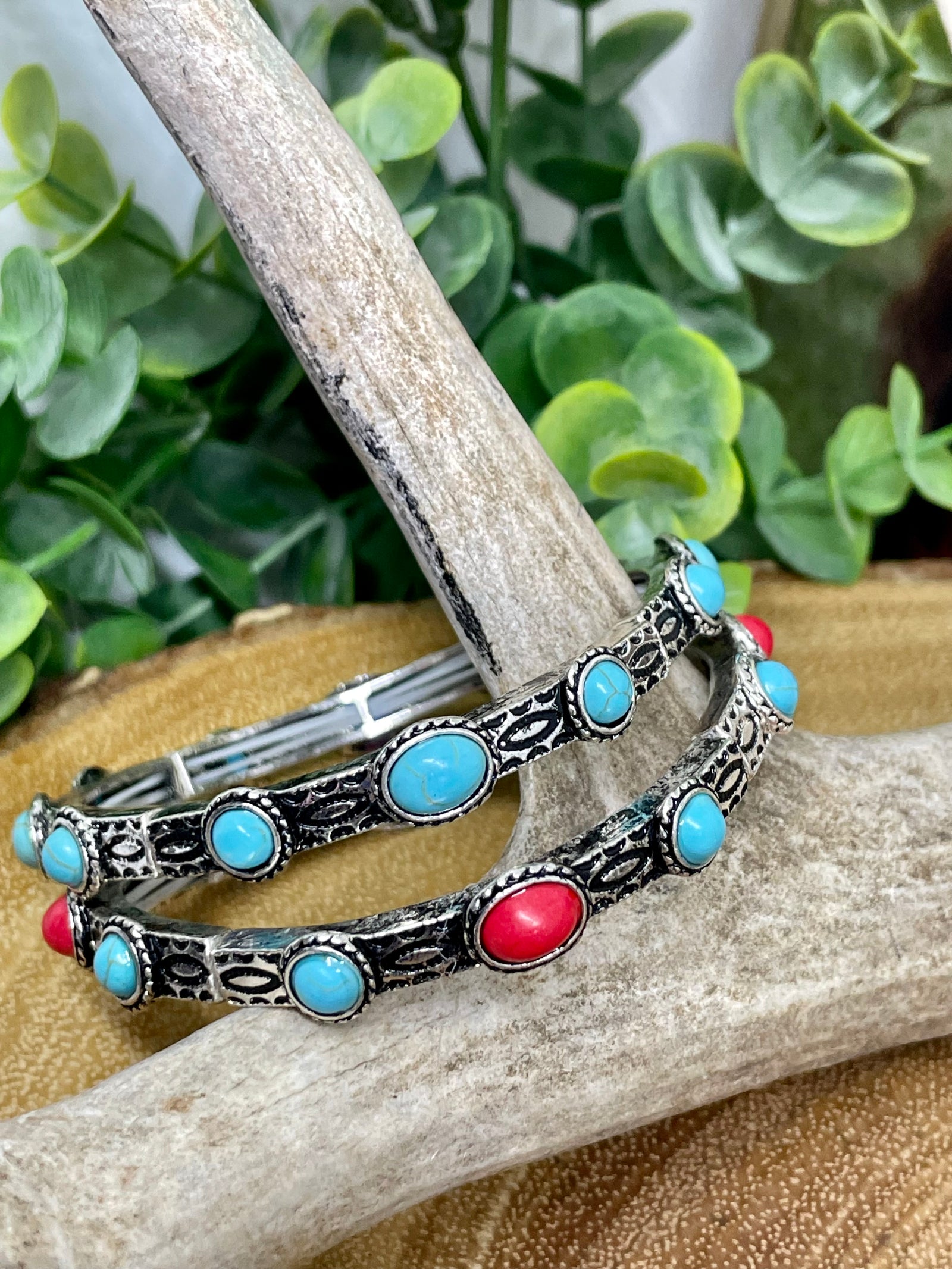 Catalana Oval Stamped Stone Stretch Bracelet