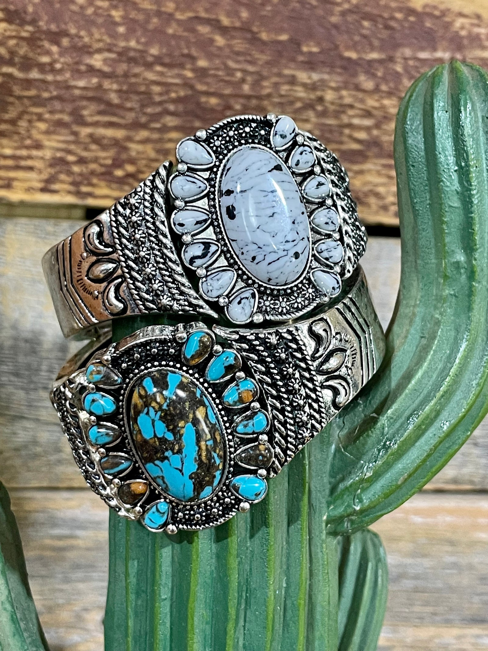 Broadview Chunky Fashion Oval Center Stretch Bracelet