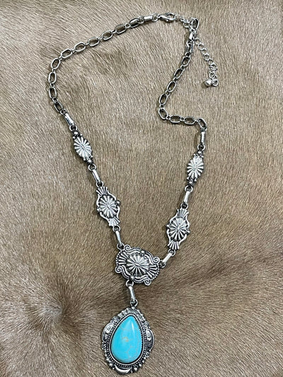 Lucy Teardrop Concho Fashion Necklace - 18"