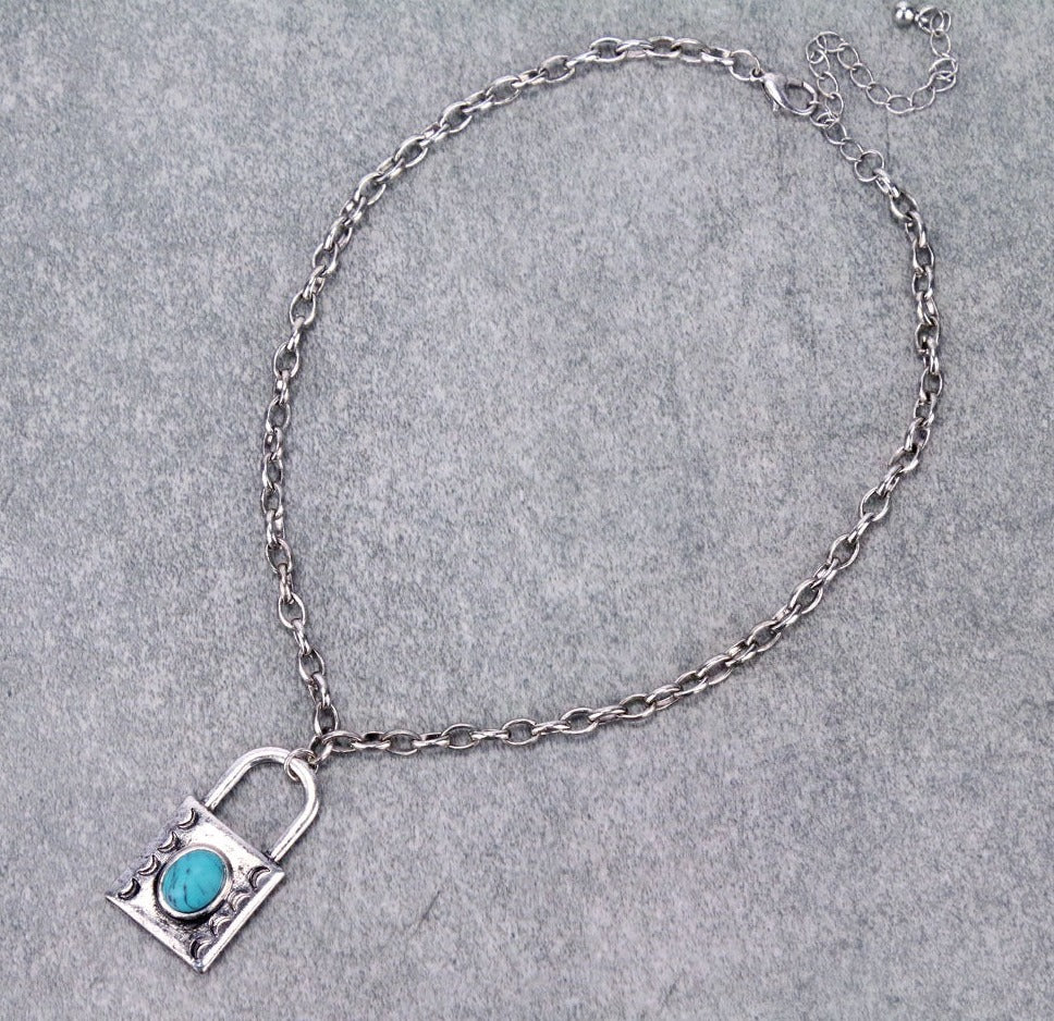 Western Lock Pendant Choker Necklace