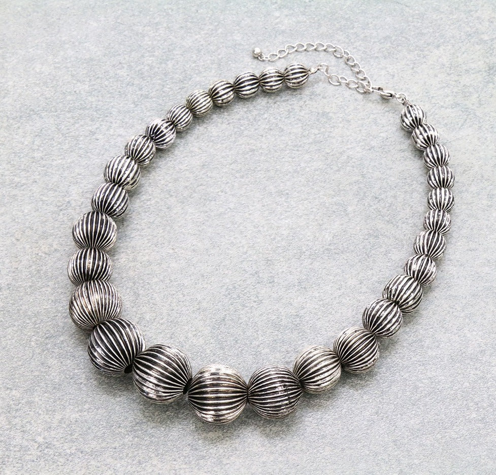 Graduated Fashion Navajo Style Pumpkin Bead Necklace - Silver
