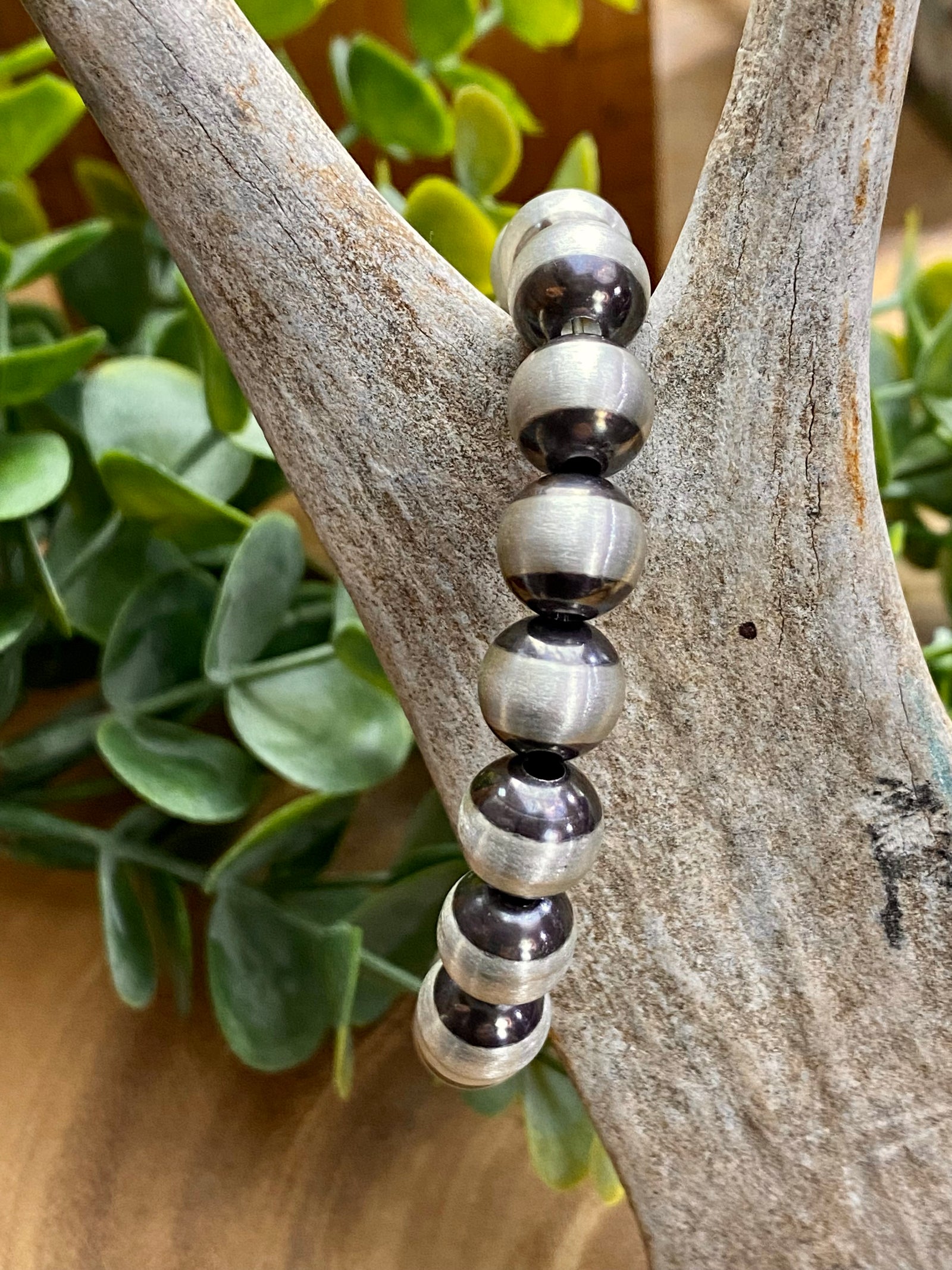 10mm Navajo Pearl Stretch Bracelet