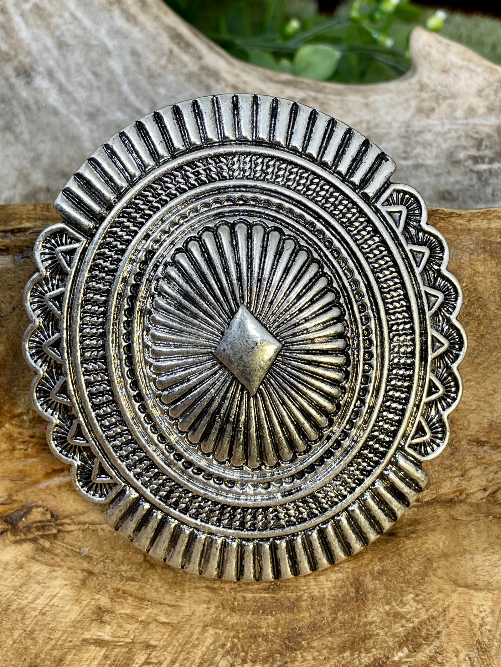 Casey Fashion Oval Concho Phone Grip