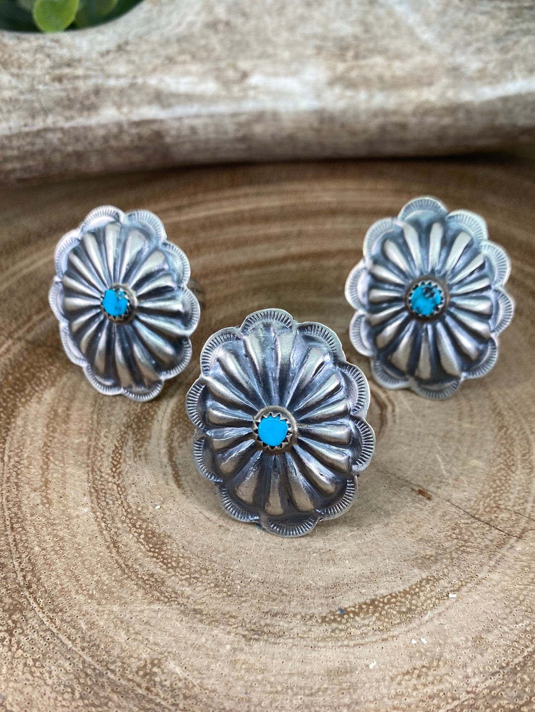 Crave Sterling Oval Concho Ring With Turquoise Accent